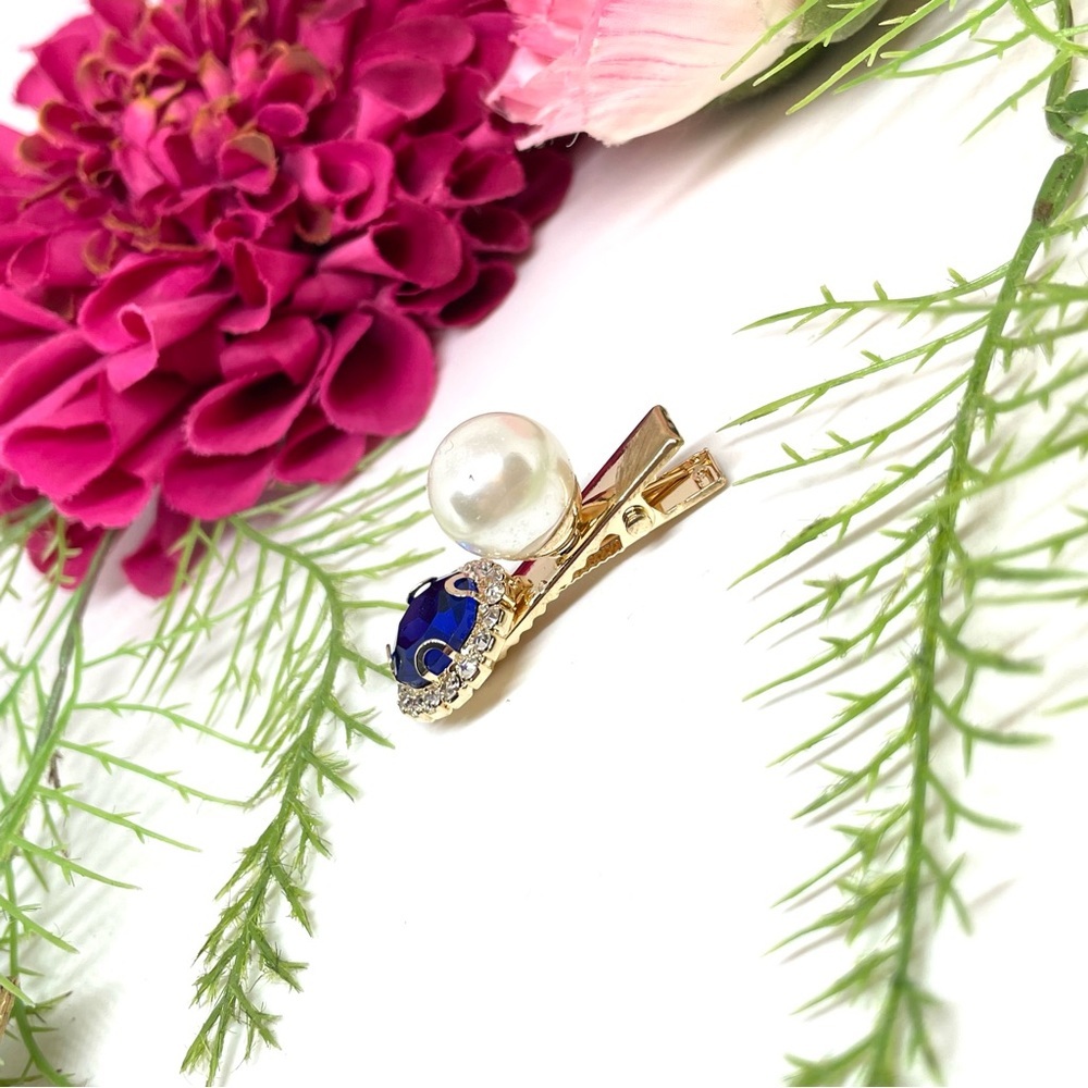 NEW⚜️Sapphire Blue Crystal & Pearl Embellished Hair Clip - Picture 3 of 5